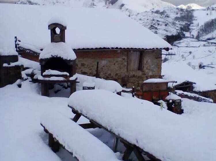 Albergue La Aldea   Hostel