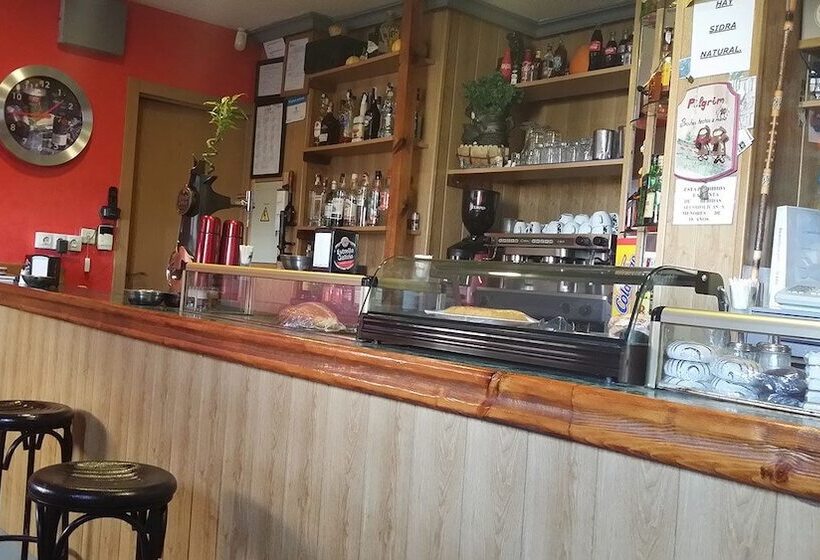 Albergue La Torre   Hostel