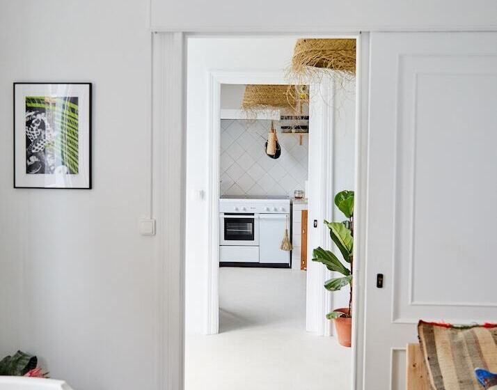 Caión Surf House   Hostel