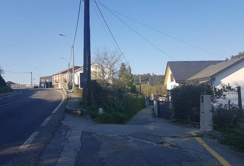 مسافرخانه Estrella Do Camiño