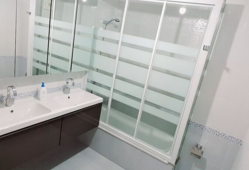 مسافرخانه Estrella Do Camiño