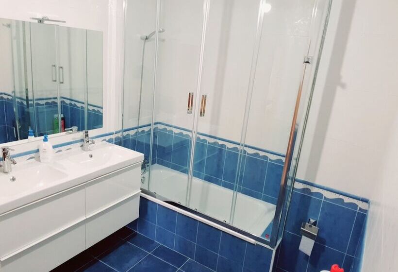 مسافرخانه Estrella Do Camiño