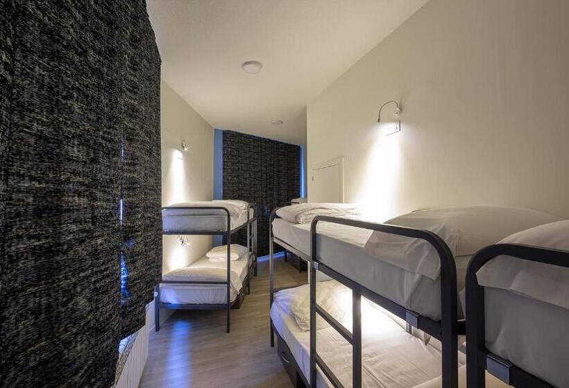 Hostel La Pedriza