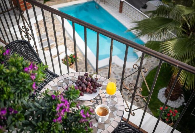 هتل Boutique X Pueblo, Benalmádena