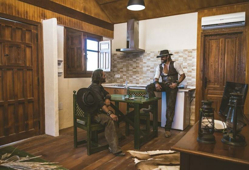 فندق Camping Fort Bravo