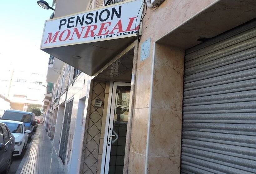 پانسیون Hostal Monreal