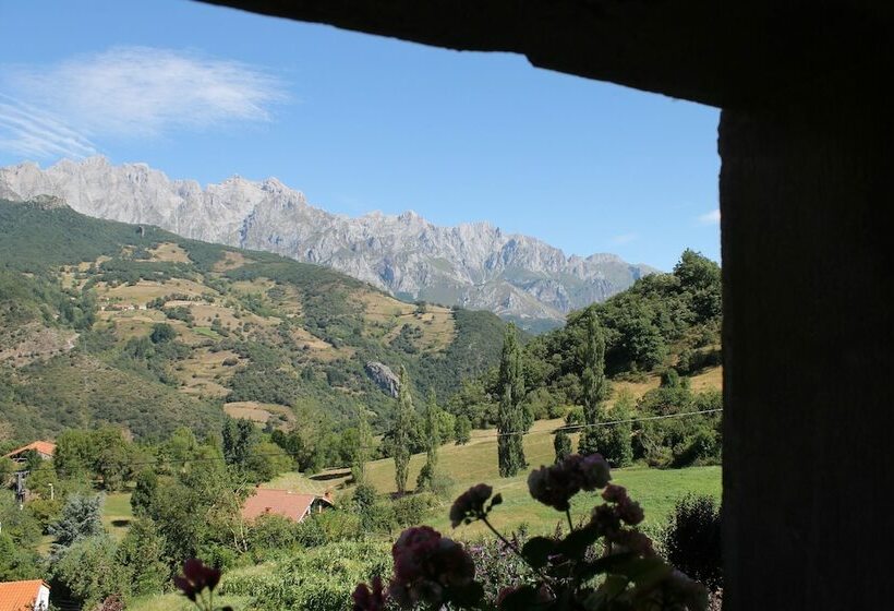 فندق صغير Casona De Treviño