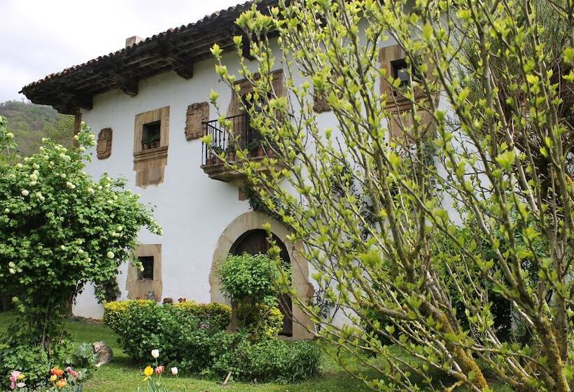 فندق صغير Casona De Treviño