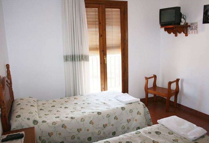 旅馆 Hostal Entreportales