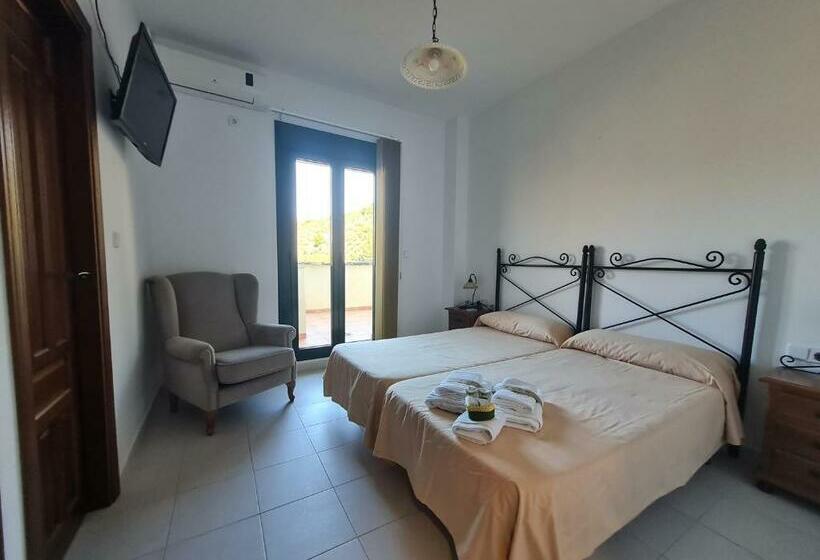 Bed and Breakfast Hostal Rural De Cuadros