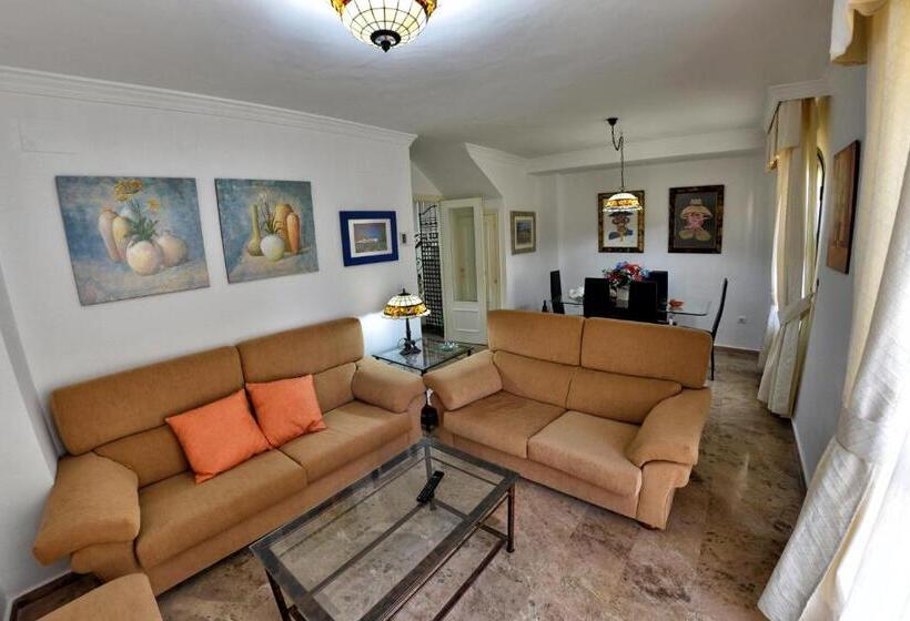 Wonderstays Chalet El Naranjo