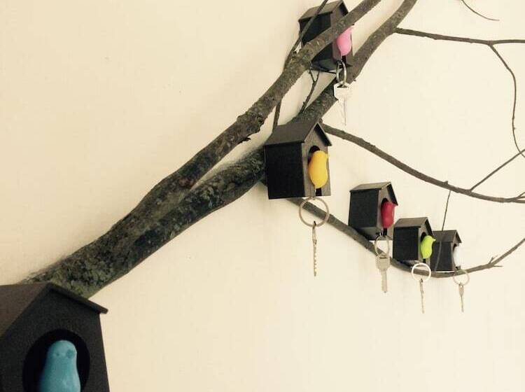 تختخواب و صبحانه Stick Bnb