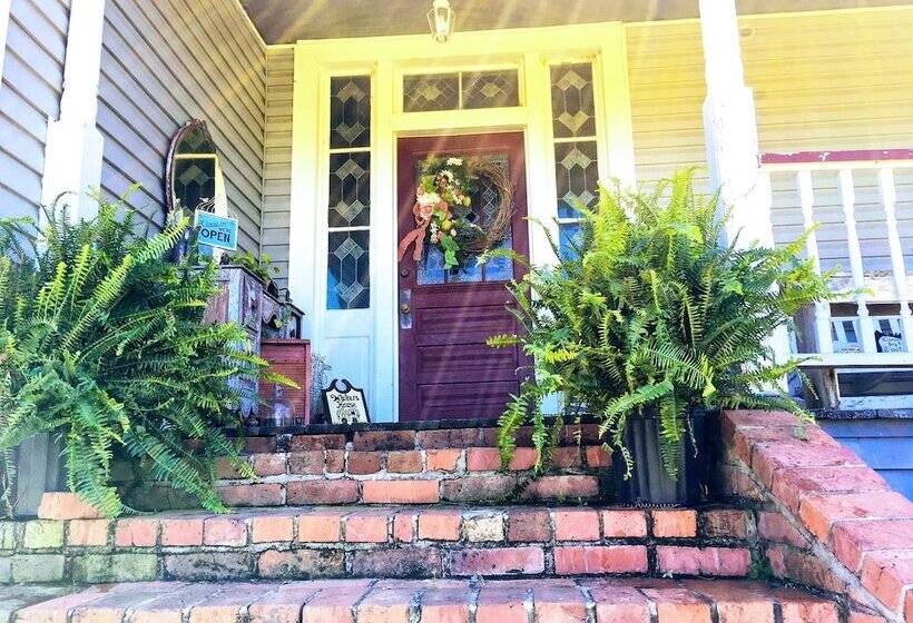 Clyde And Marie S Bed & Breakfast