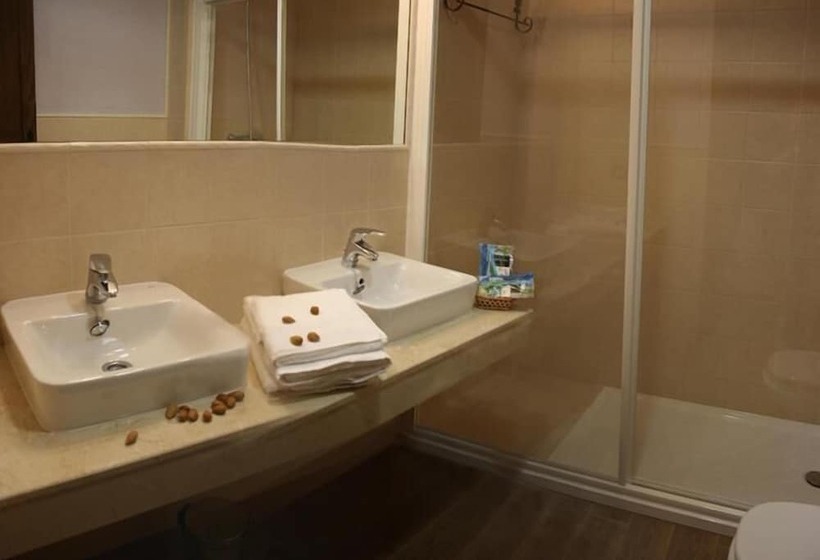 فندق فئة نجمة واحدة Casa Rural El Almendro De María