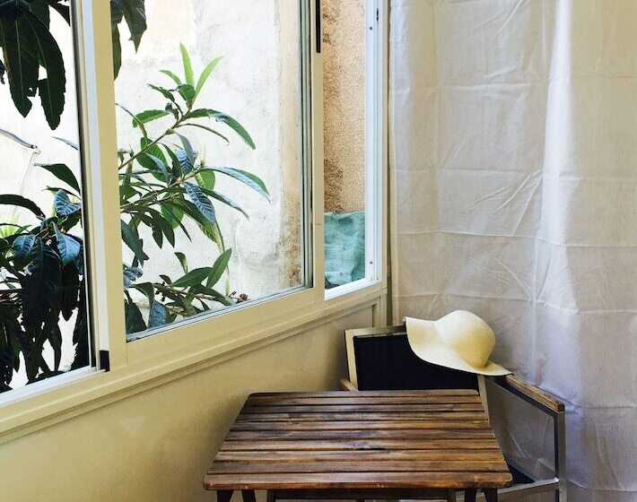 پانسیون Alevia