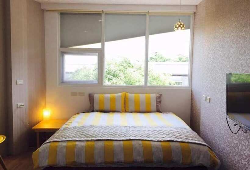 پانسیون Sun Moon Lake Yue Retreat