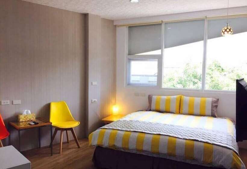 پانسیون Sun Moon Lake Yue Retreat