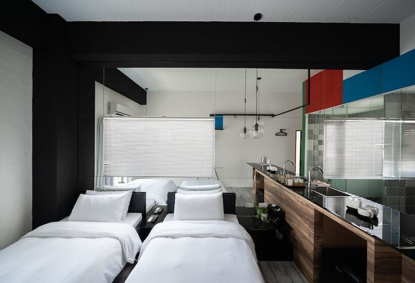 تختخواب و صبحانه Color Coral Boutique