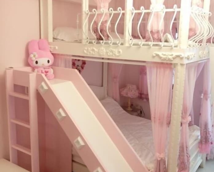 تختخواب و صبحانه Dancedoll House