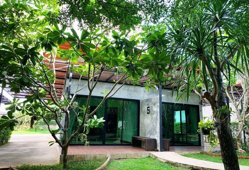 هتل Baan Suan Leelawadee Resort Nan