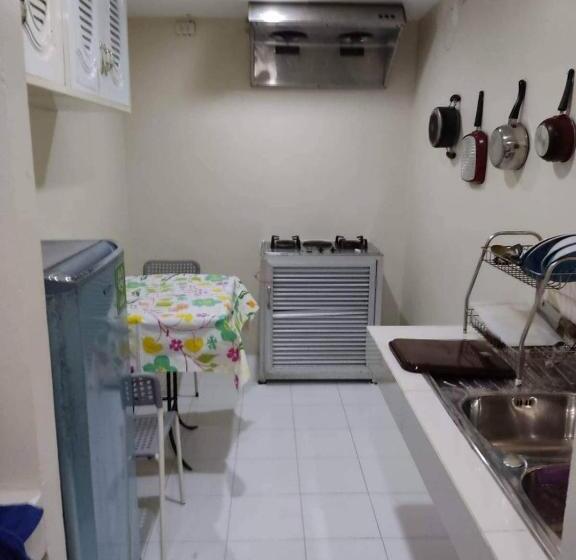 فندق Studio Apartments On A Hill