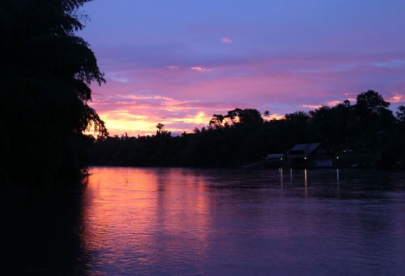 هتل The Green House Kanchanaburi