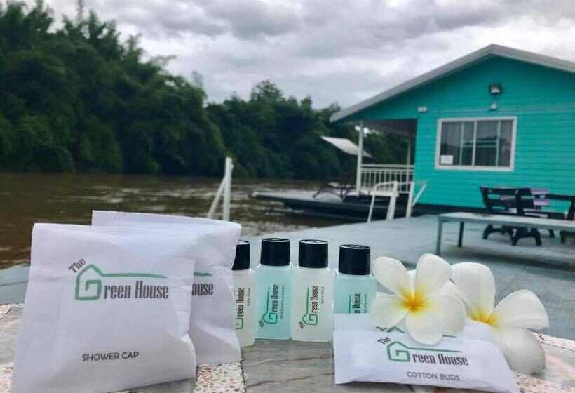 هتل The Green House Kanchanaburi