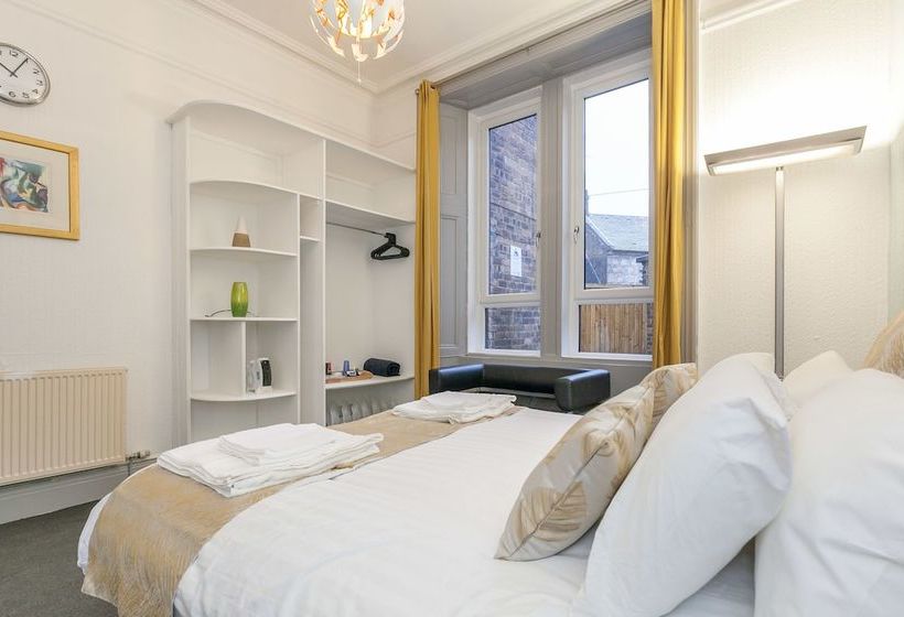 פנסיון Oakshaw Guesthouse Glasgow Airport