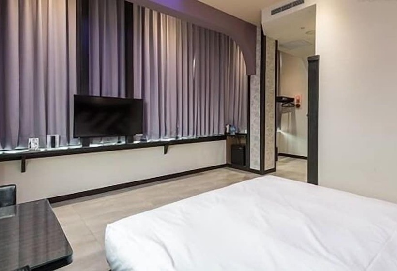 Wei Feng Exquisite Motel Pintung Branch