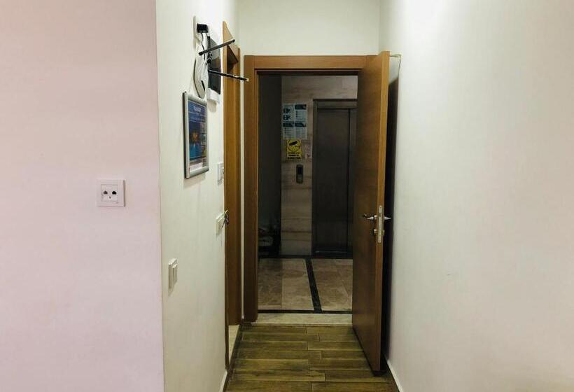 Arti̇m Apart