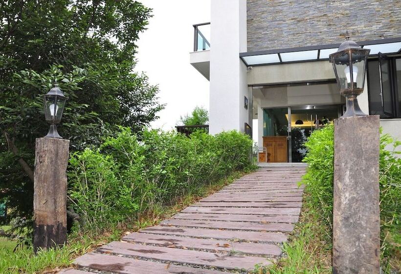 تختخواب و صبحانه One City One Vacation Farm