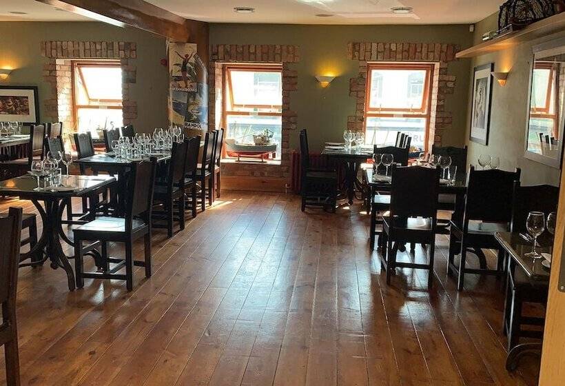 여관 Paul Arthur S Restaurant And Rooms Kircubbin