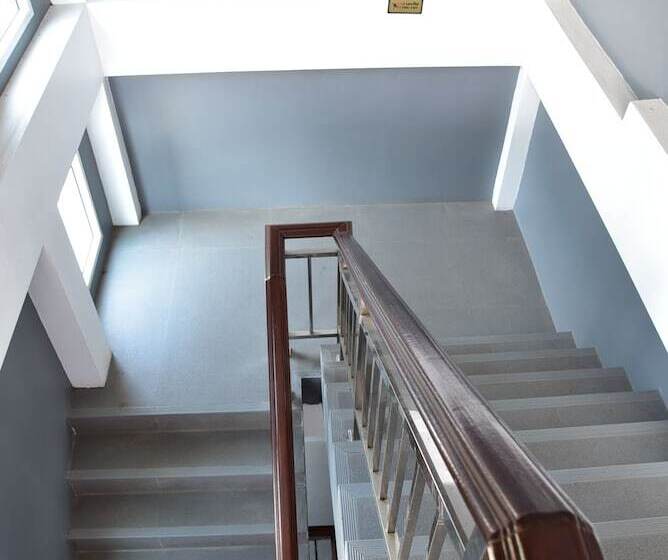Hotel Pran Crescent
