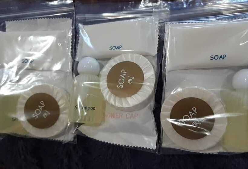 בית מלון כפרי Sai Yok Noi Blue Mountain Resort