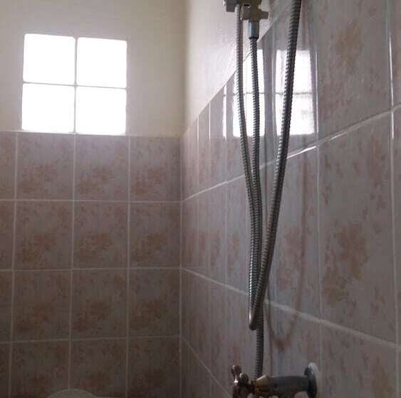 בית מלון כפרי Sai Yok Noi Blue Mountain Resort