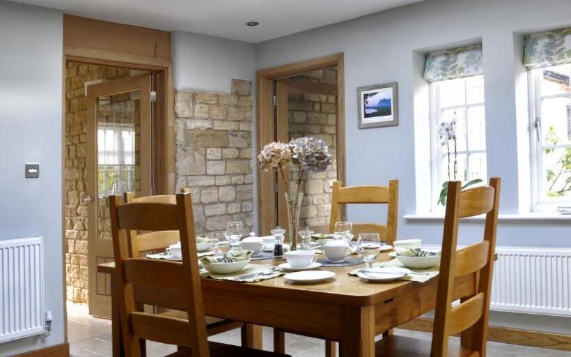בית מלון כפרי The Swallows Rest Bed & Breakfast