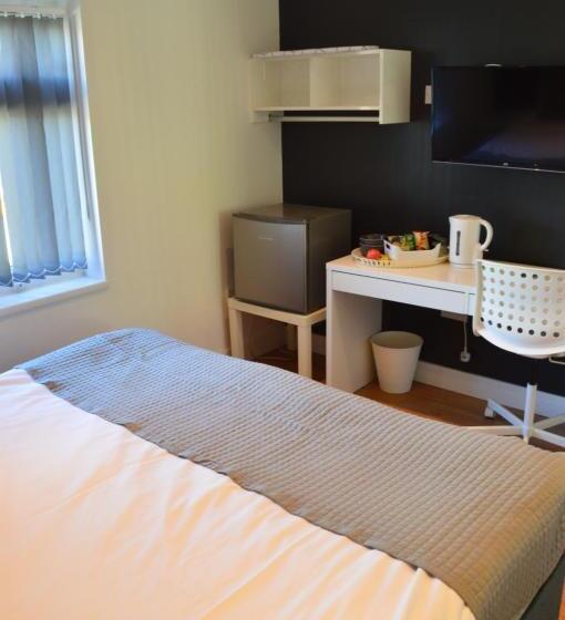 تختخواب و صبحانه Bell Gate House