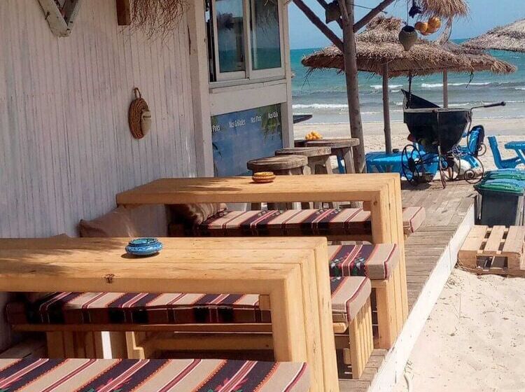 Отель Flamingo Beach