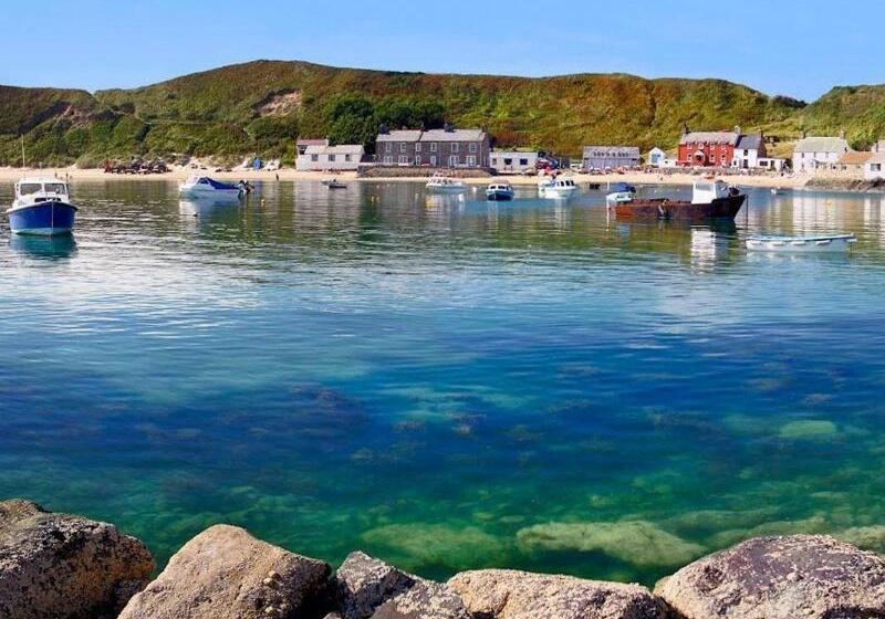 ホテル Nanhoron Arms