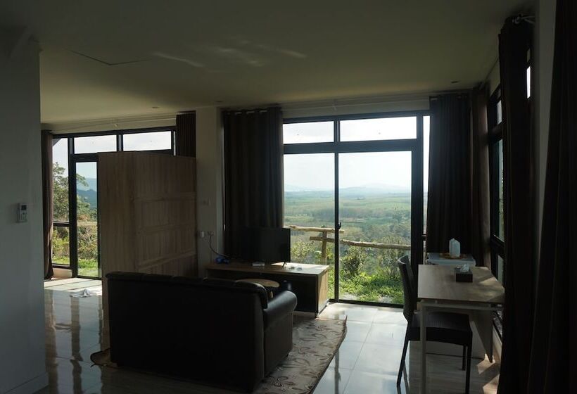 אתר נופש The Adventure Mountain Club