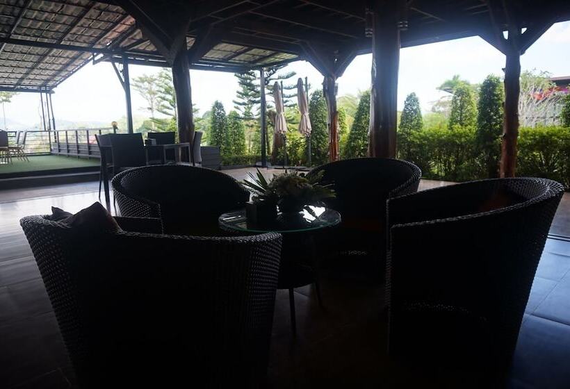 אתר נופש The Adventure Mountain Club