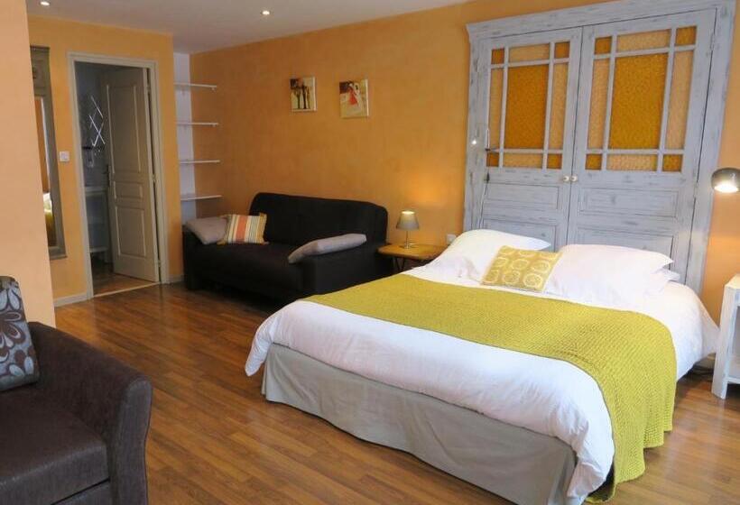 تختخواب و صبحانه Chambres Du Petit Bois
