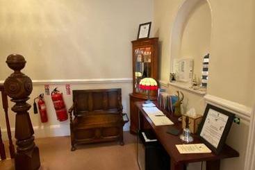 تختخواب و صبحانه Glennray House