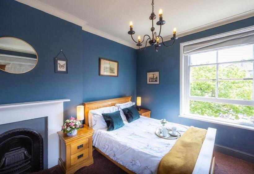 مبيت وإفطار The Swan Inn