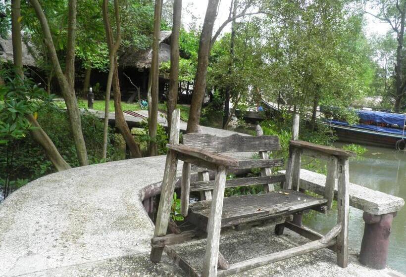 هتل Fisherman S Hut , ขนำชาวเลโฮมสเตย์