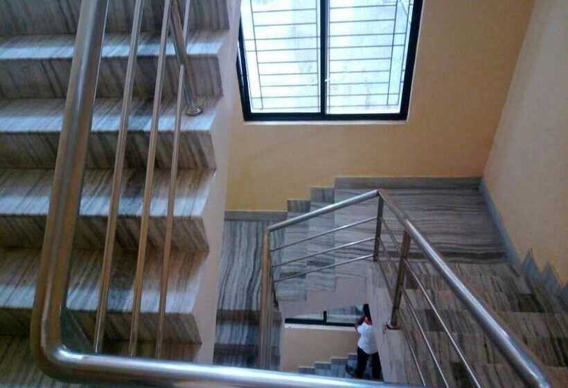 Hotel Goroomgo Shree Mandir Palace Puri