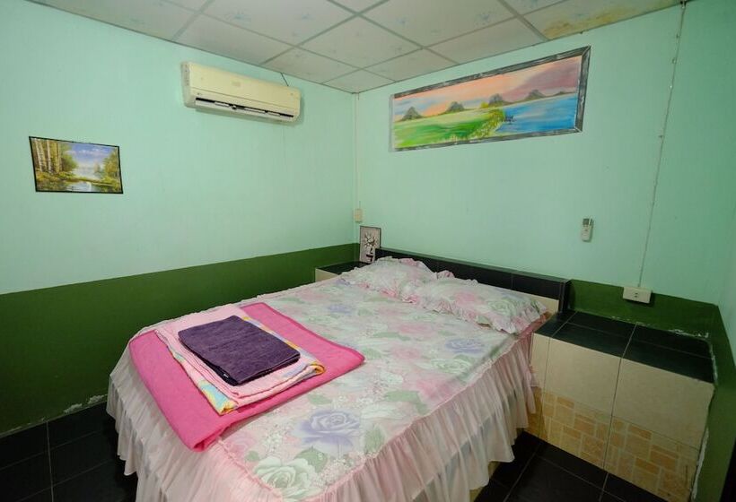 בית מלון כפרי Sangthong Resort