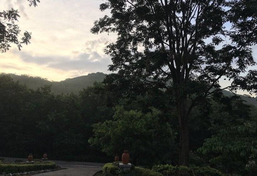 هتل The Relax Khaoyai Resort