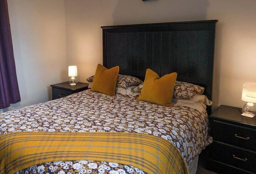 Kinbane Self Catering