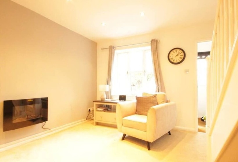 פנסיון Fantastic 2 Bed House In Hull. Garden, Sky Tv